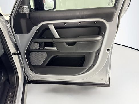 Used 2023 Land Rover Defender 130 X-Dynamic SE AWD/4WD image 26