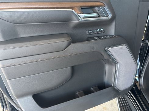 Used 2023 Chevrolet Silverado 1500 High Country image 9