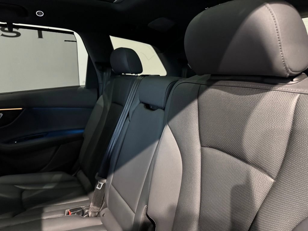 Used 2023 Audi Q7 2.0T Premium Plus w/ Premium Plus Package AWD/4WD image 30