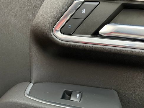 Used 2023 Chevrolet Silverado 1500 LT image 25