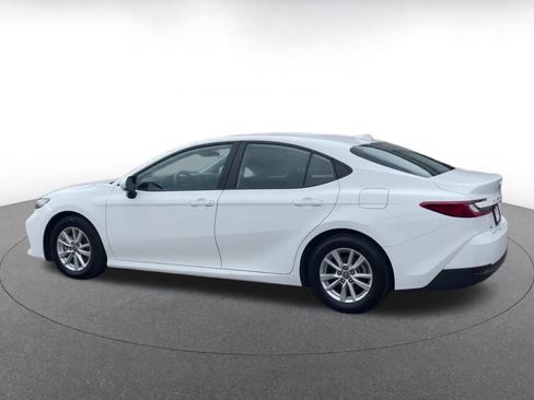 Used 2025 Toyota Camry LE image 9