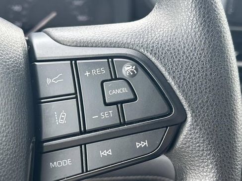 Used 2026 Toyota Sienna LE FWD image 31