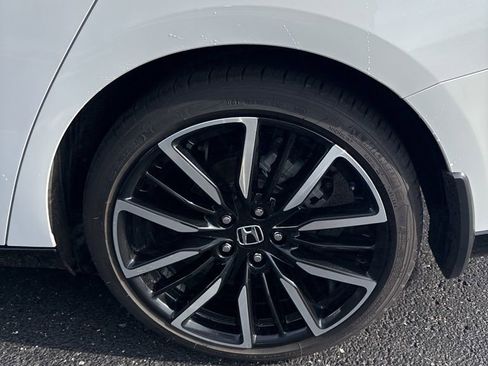 Used 2025 Honda Accord Touring image 11