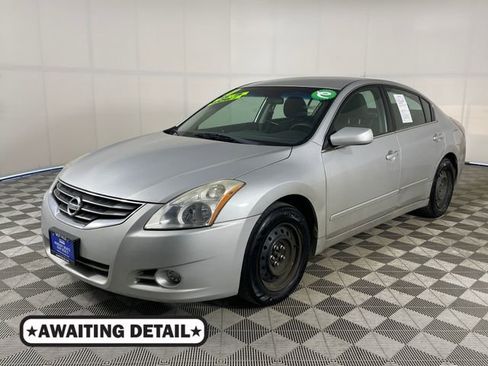 Used 2011 Nissan Altima 2.5 S FWD image 1