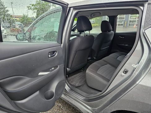 Used 2024 Nissan Leaf S FWD image 11