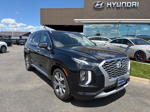 Certified 2022 Hyundai Palisade Limited w/ Winter Package AWD/4WD image 1