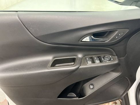 Used 2023 Chevrolet Equinox LT FWD image 20