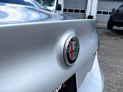 Used 2019 Alfa Romeo Giulia Ti Sport w/ Quick Order Package 22U Sport RWD image 31