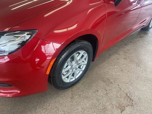 New 2026 Chrysler Voyager LX image 5