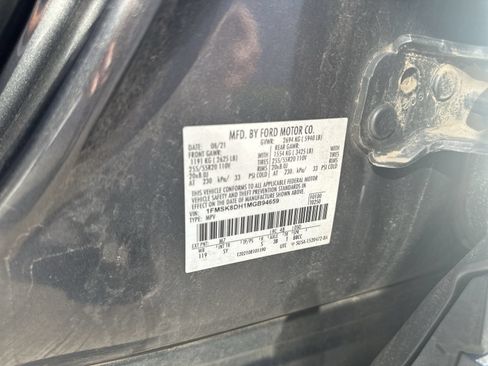 Used 2021 Ford Explorer XLT w/ Equipment Group 202A AWD/4WD image 34