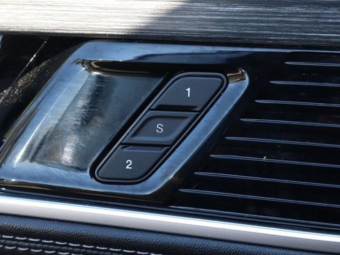 Used 2024 Jeep Wagoneer Series II w/ Flexible Seating Group RWD image 17