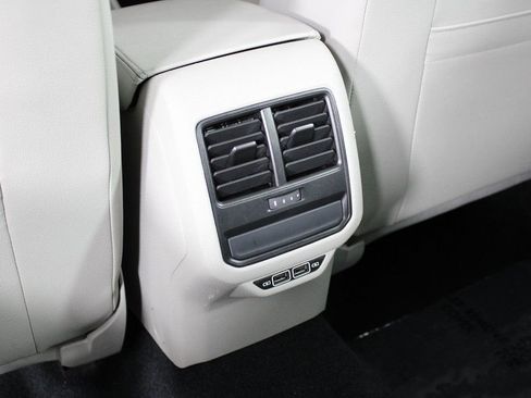 Used 2019 Volkswagen Passat 2.0T Wolfsburg w/ Wheels & Sunroof Package image 20