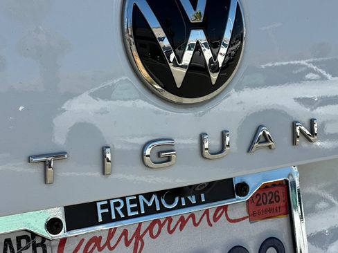 Used 2022 Volkswagen Tiguan SE FWD image 28