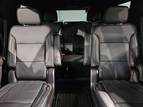 Used 2024 GMC Yukon Denali image 13