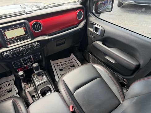 Used 2021 Jeep Gladiator Rubicon w/ Dual Top Group AWD/4WD image 15