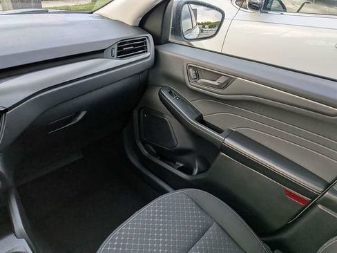 Used 2025 Ford Escape Active FWD image 18