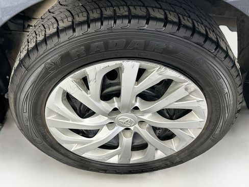 Used 2019 Toyota Corolla LE image 11