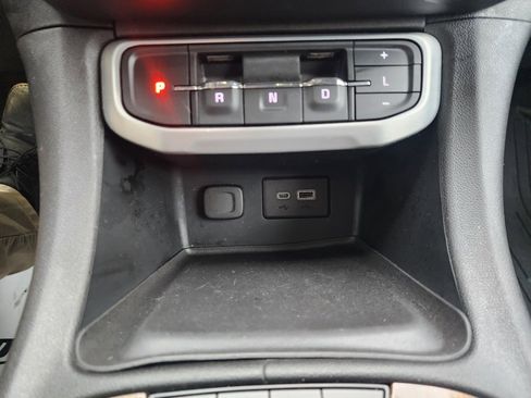 Used 2021 GMC Acadia SLE w/ Driver Convenience Package image 49