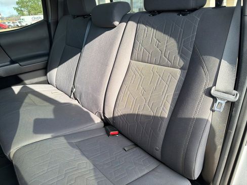 Used 2019 Toyota Tacoma TRD Off-Road image 14