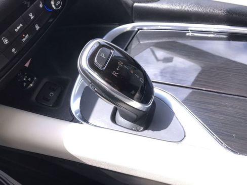 Used 2019 Buick Enclave Essence FWD image 19