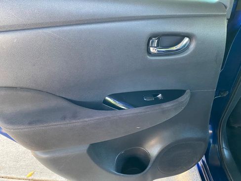 Used 2016 Nissan Leaf SV FWD image 35