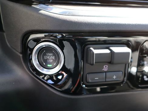 Used 2025 GMC Sierra 1500 SLT w/ SLT Premium Plus Package image 23