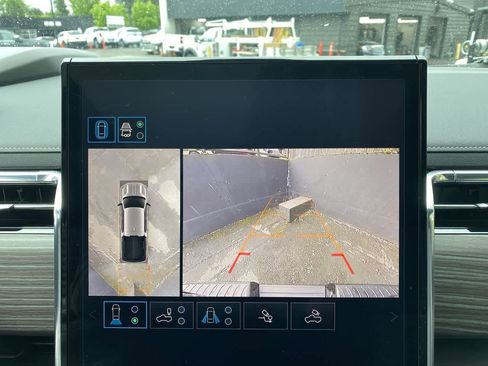 Used 2025 GMC Sierra EV Denali AWD/4WD image 24