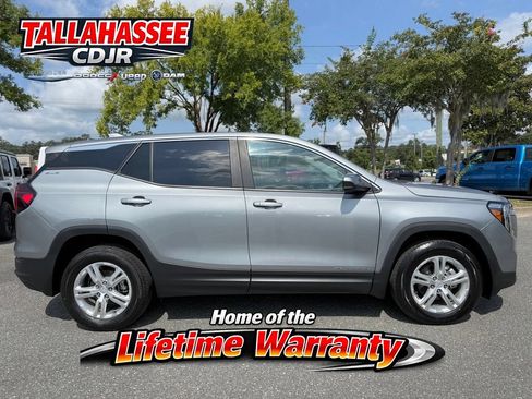 Used 2024 GMC Terrain SLE AWD/4WD image 2