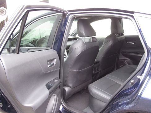 Certified 2021 Toyota Venza XLE w/ Softex Package AWD/4WD image 14