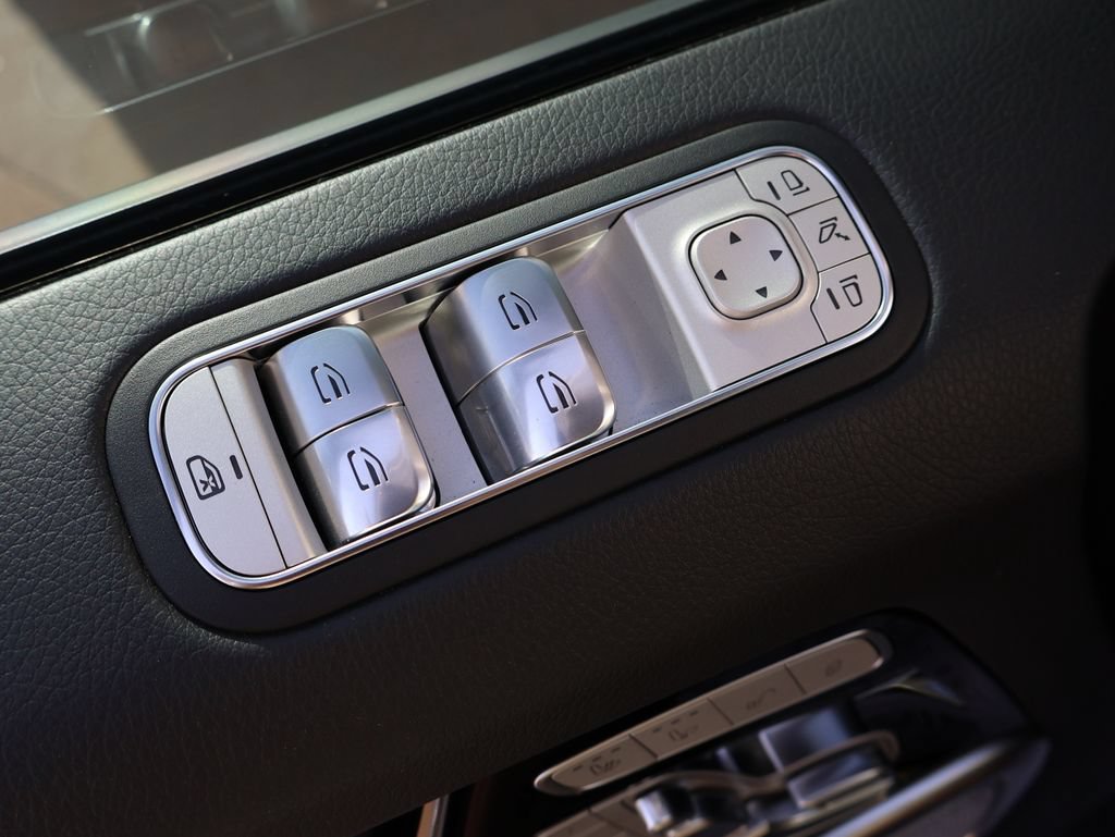 Used 2025 Mercedes-Benz G 63 AMG 4MATIC image 39