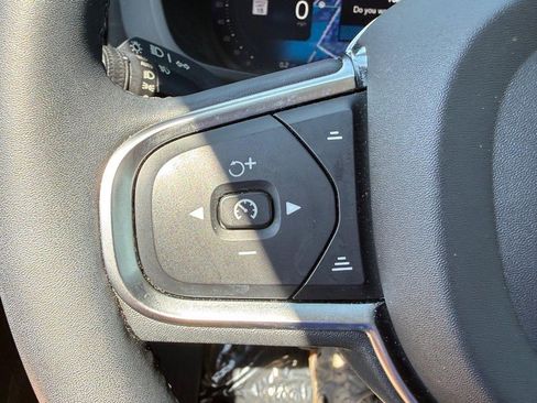 Used 2023 Volvo XC60 B5 Core w/ Climate Package AWD/4WD image 19