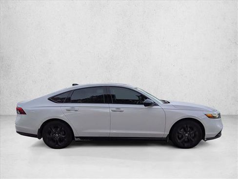 Used 2025 Honda Accord SE image 4