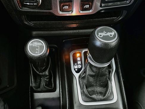 Used 2018 Jeep Wrangler Sport AWD/4WD image 16