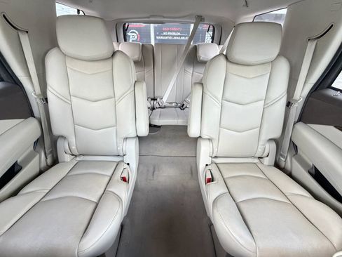 Used 2017 Cadillac Escalade Luxury AWD/4WD image 55