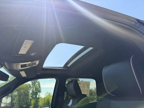 New 2026 RAM 3500 Laramie AWD/4WD image 37