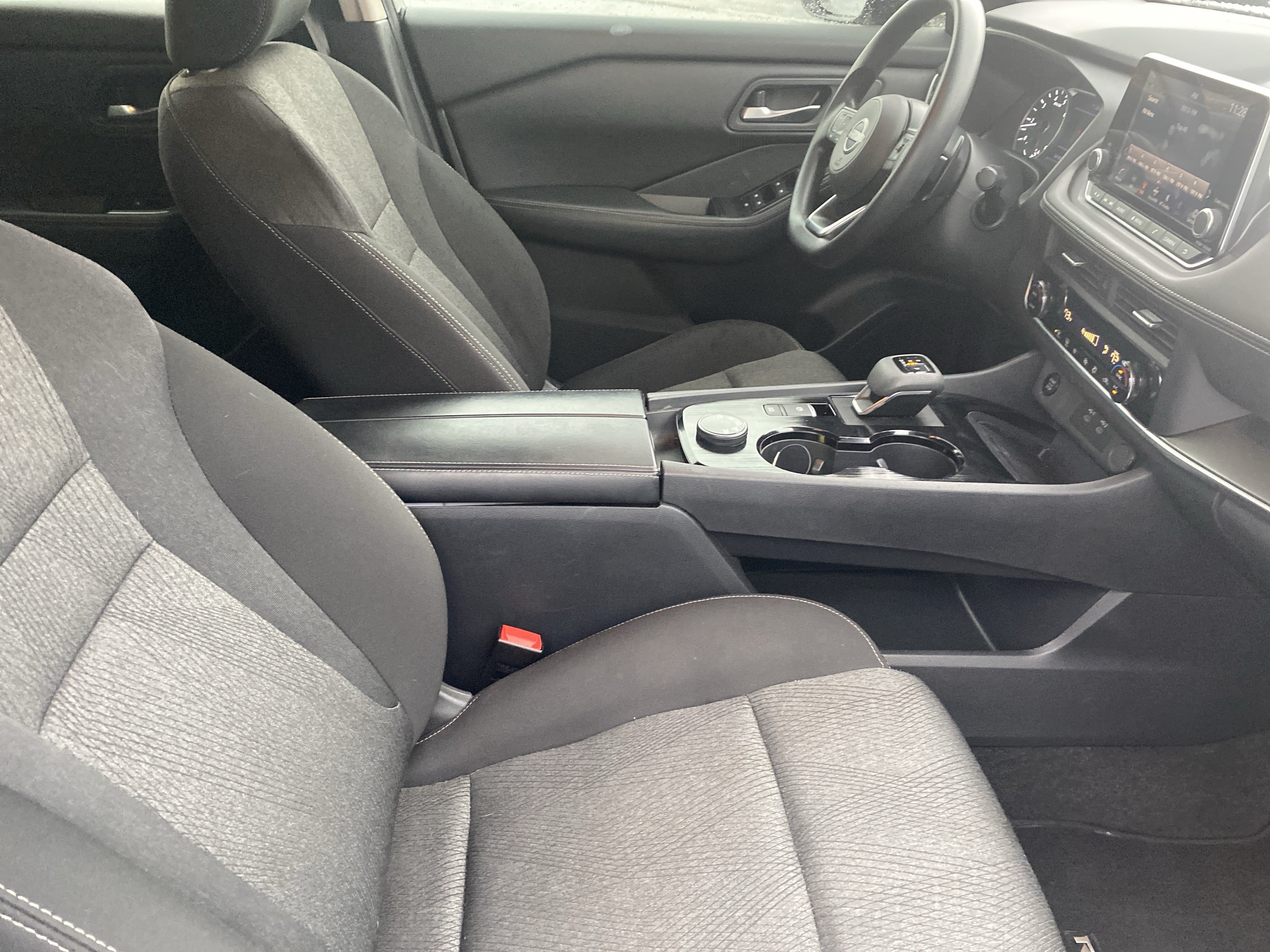 Used 2024 Nissan Rogue SV AWD/4WD image 22
