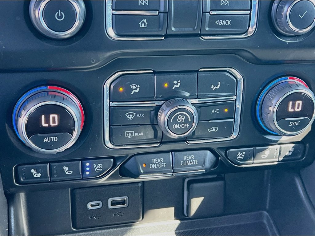 Used 2022 Chevrolet Tahoe High Country AWD/4WD image 16