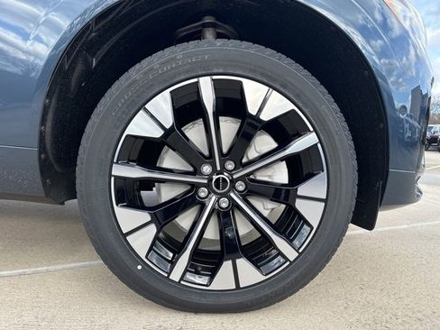New 2026 Volvo XC60 B5 Plus w/ Protection Package Premier image 9