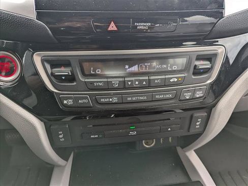 Used 2016 Honda Pilot Touring image 20
