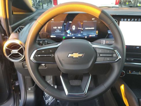 New 2026 Chevrolet Equinox EV LT image 25