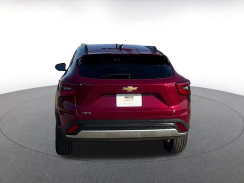 Used 2025 Chevrolet Trax LT image 12