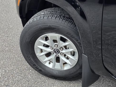 Used 2025 Nissan Frontier S RWD image 28