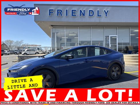 Used 2024 Toyota Prius LE image 2