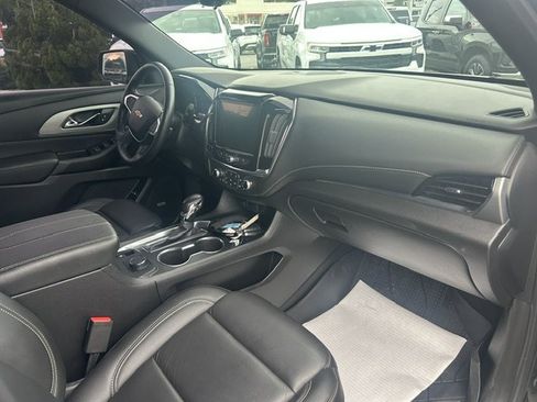 Used 2022 Chevrolet Traverse LT w/ LT Premium Package FWD image 16