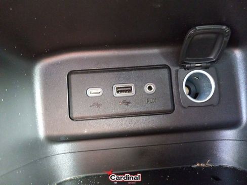 Used 2024 Chevrolet Equinox LS w/ LS Convenience Package image 32