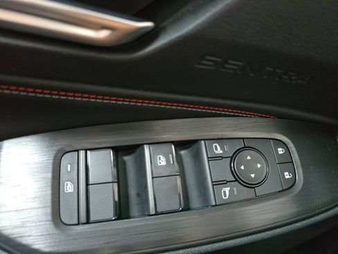 New 2026 Nissan Sentra SR FWD image 30