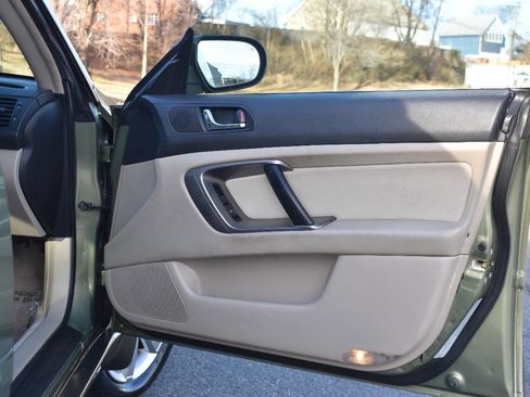 Used 2007 Subaru Outback 2.5i image 9