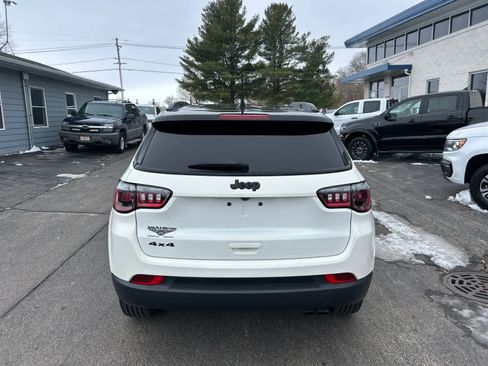 Used 2021 Jeep Compass Latitude image 4