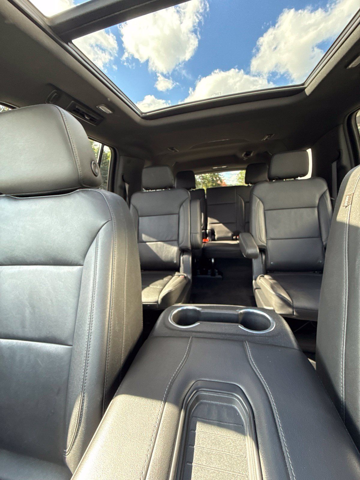 Used 2024 Chevrolet Suburban Z71 w/ Luxury Package AWD/4WD image 20