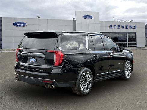 Used 2023 GMC Yukon Denali Ultimate AWD/4WD image 3